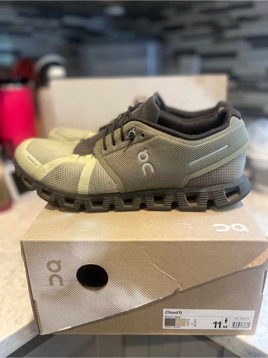 On Running Other - On Running Men’s Cloud 5 Size 11 Grove/Haze in Color Pre-Loved Condition